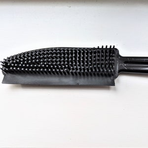 Berkeley Pet Hair Remover Brush- Detail