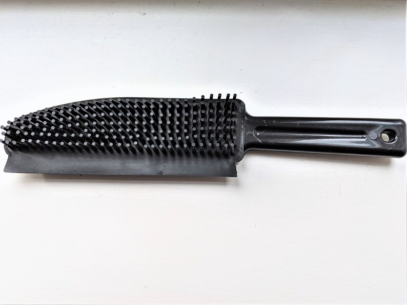 Berkeley Pet Hair Remover Brush- Detail