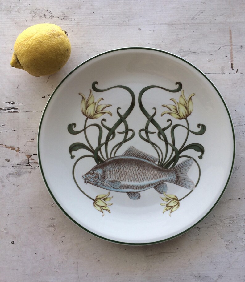 Beautiful highly collectable Villeroy /& Boch Atlantic fish dinner plates.