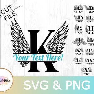 Puede incluir: Diseño digital en blanco y negro de una letra K con alas. La letra está centrada en una pancarta con el texto "Your Text Here!" El diseño forma parte de un conjunto de letras A-Z con alas.