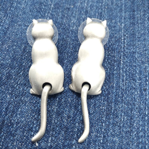 JJ signed Cat Earrings Pierced Drop Brushed Silve… - image 1