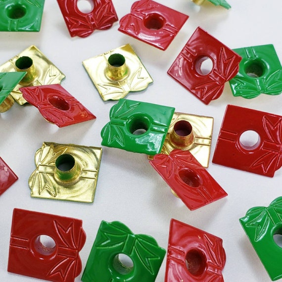 20 Christmas Eyelets Presents Gifts 3/16 Crafts Cardmaking Stamping Scrapbooking  Paper Art Embellishments 