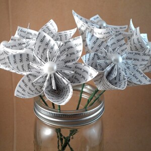 Paper Flowers With "i Love You" Message - Wedding Flower Centerpieces ...