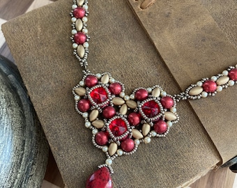 Beaded Necklace Tutorial, Troubadour Necklace, Beading Necklace Pattern, Beading Tutorial, Valentine's Jewelry, Irisduo, Swarovski Rivoli