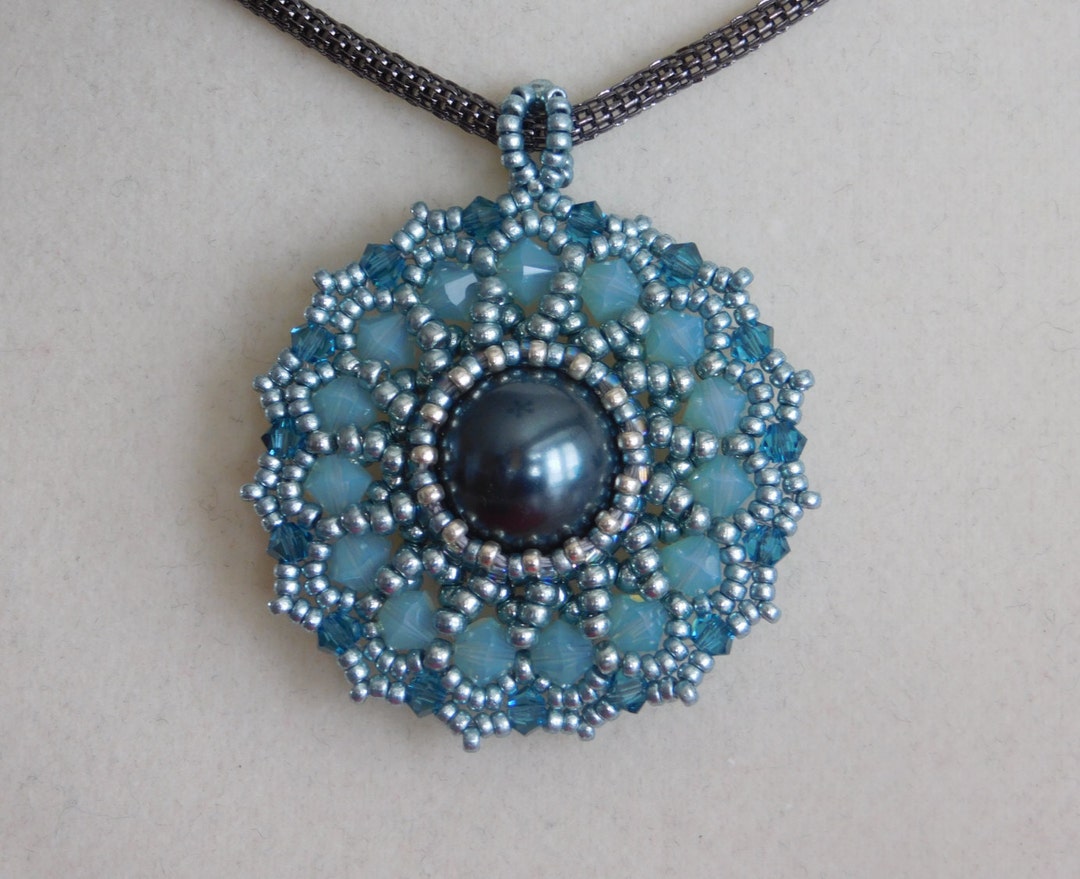 Bead Pendant Tutorial, Beaded Pattern, Instructions, Jewelry, Swarovski
