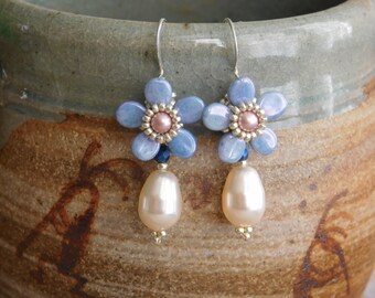 Tutorial para hacer pendientes con cuentas, patrón de cuentas, tutorial para hacer pendientes violetas, cuentas pequeñas, tejido de cuentas, pendientes de flores, Swarovski, dama de honor, PDF