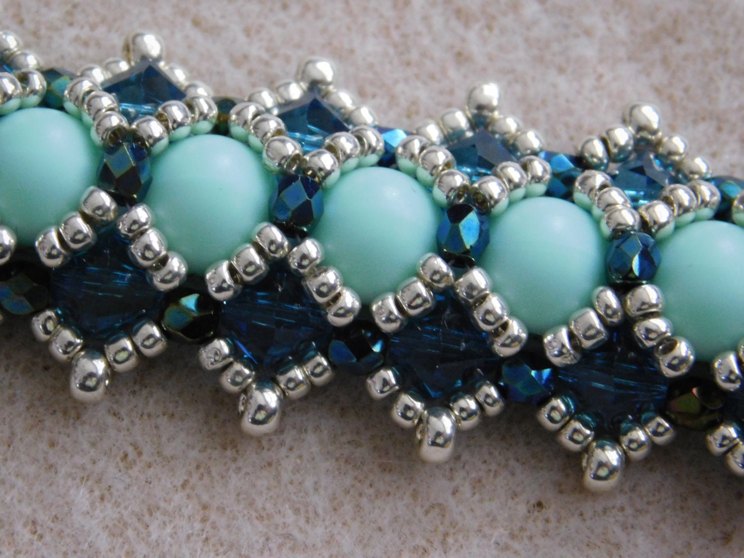 You can make this beading pattern in 10 minutes. Seed beads bracelet  tutorial. 