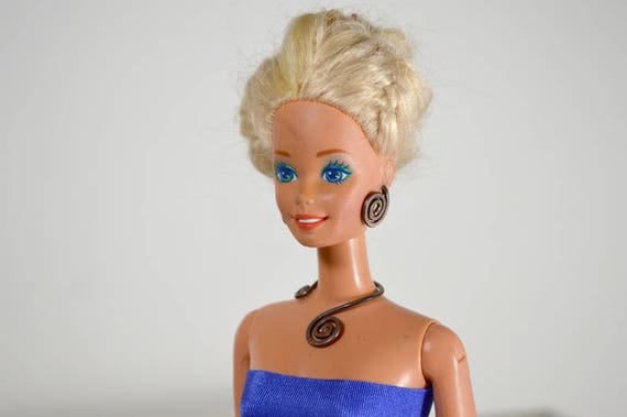 barbie choker necklace