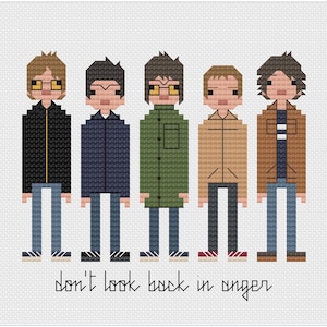Peut inclure: Broderie au point de croix représentant cinq personnages stylisés en manteaux et jeans. Les personnages sont vêtus de noir, bleu marine, vert, beige et marron. Le texte "don't look back in anger" est en dessous.