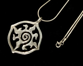 Vintage 925 Sterling Silver Large Tribal Spiral Sun Pendant Necklace