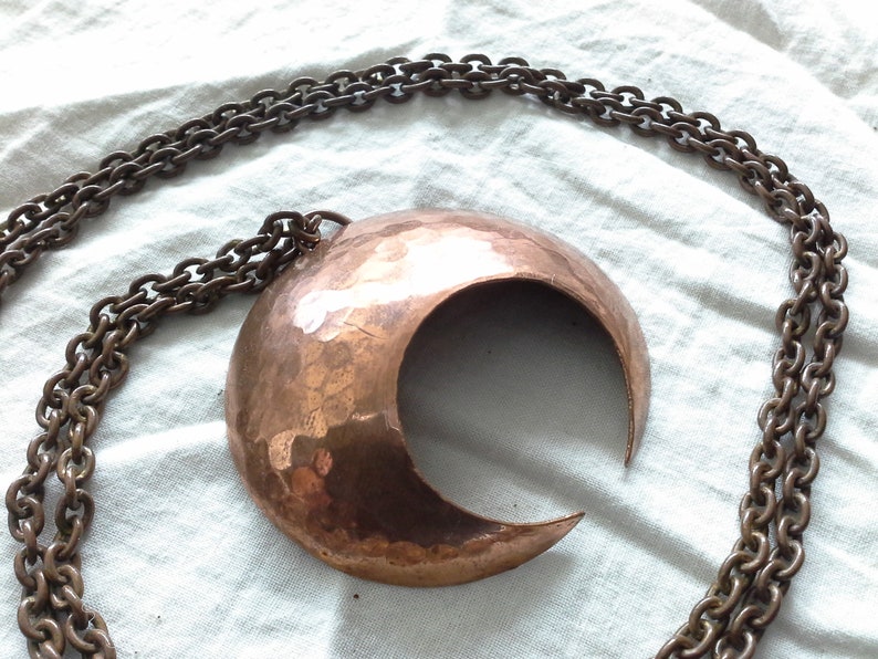 Vintage Artisan Hammered Copper Domed Lunula Moon Pendant Copper Chain image 7