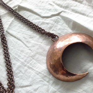 Vintage Artisan Hammered Copper Domed Lunula Moon Pendant Copper Chain image 6