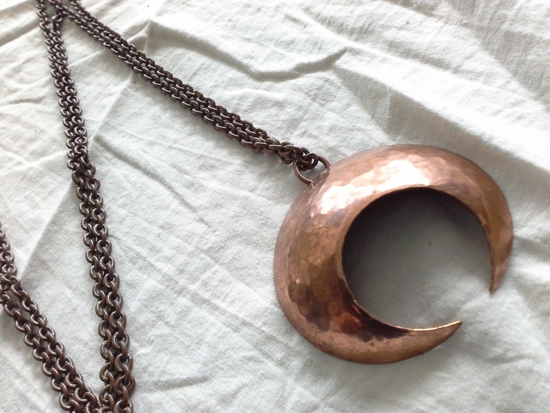 Vintage Artisan Hammered Copper Domed Lunula Moon Pendant Copper Chain image 6