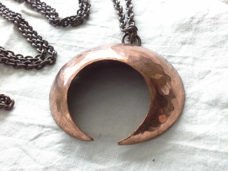 Vintage Artisan Hammered Copper Domed Lunula Moon Pendant Copper Chain image 3