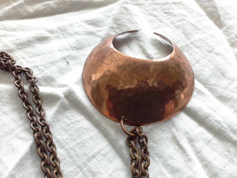 Vintage Artisan Hammered Copper Domed Lunula Moon Pendant Copper Chain image 4