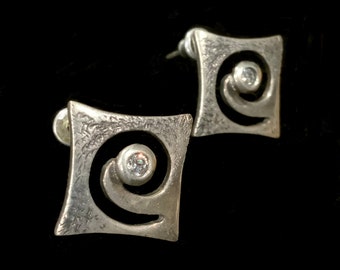 Vintage 925 Sterling Silver & White Beryl Swirl Earrings