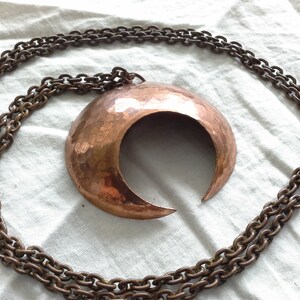 Vintage Artisan Hammered Copper Domed Lunula Moon Pendant Copper Chain image 8