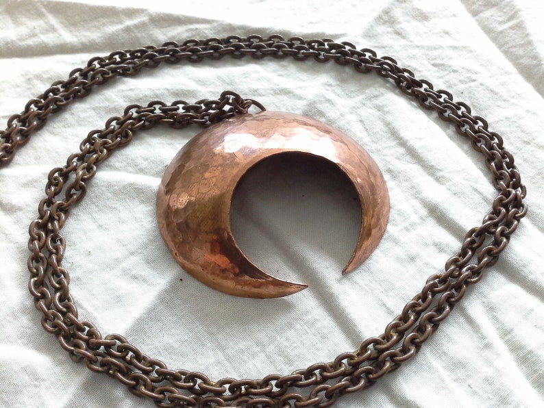 Vintage Artisan Hammered Copper Domed Lunula Moon Pendant Copper Chain image 8