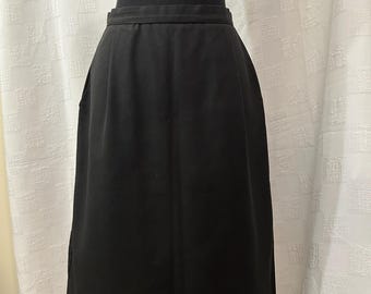 Jupe noire Angelica vintage avec plis et poches