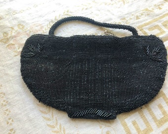 Sac à main noir perlé des années 60/70 fabriqué en Tchécoslovaquie