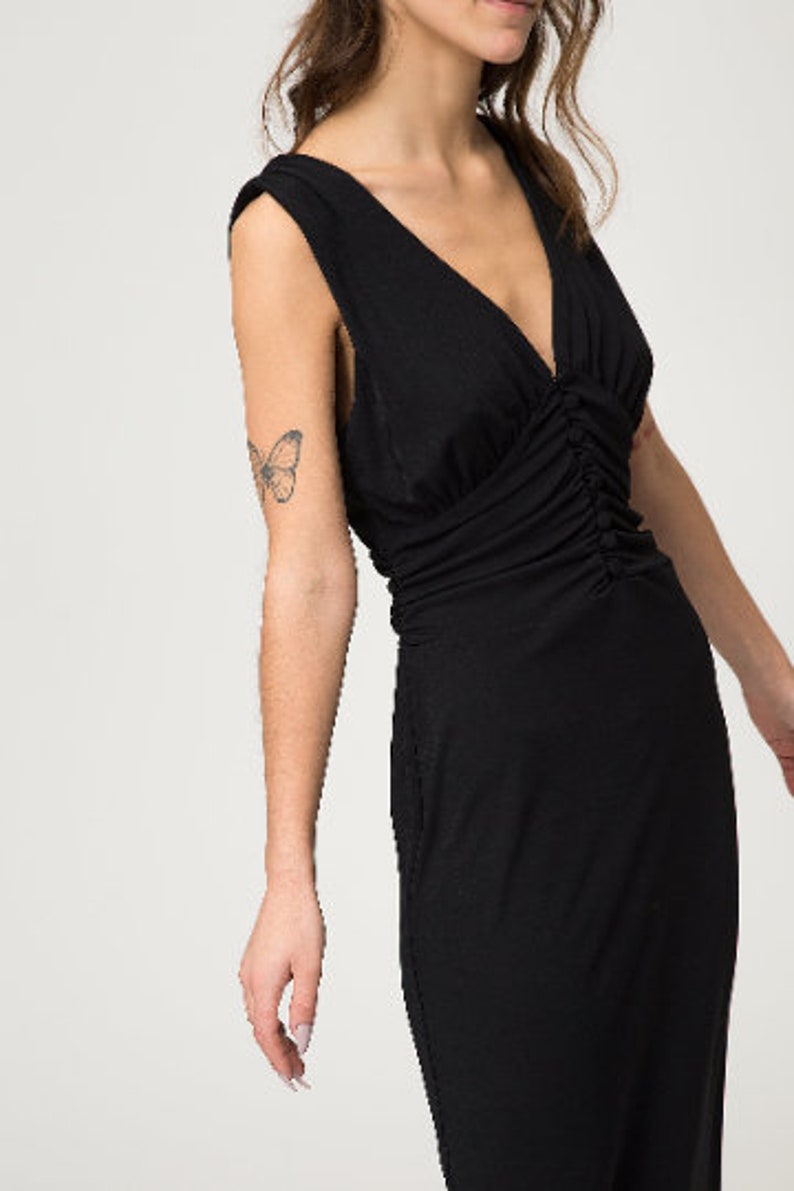 Classic Vintage Bodycon Dress V-neck Elegant cocktail dress Little black pencil dress