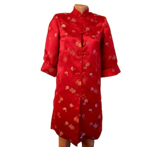 Vintage rote Rayon Cheongsam Robe Seidenrobe Blumenjacke Chinesische Roben Kleider Ethnische Festival Jacke Mantel LONGEVITY HANGZHOU CHINA