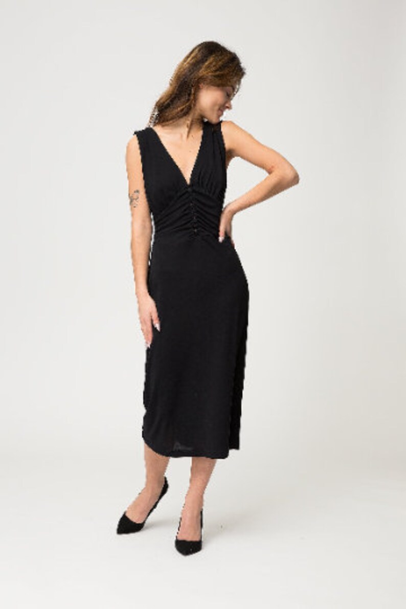 Classic Vintage Bodycon Dress V-neck Elegant cocktail dress Little black pencil dress