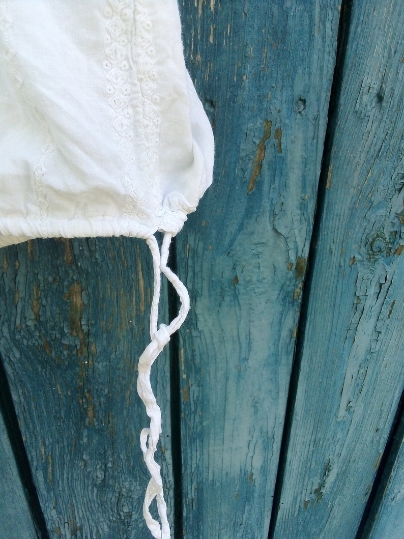 Peasant White embroidered top Cotton lace blouson Boho summer blouse Rustic top Puff sleeve blouson