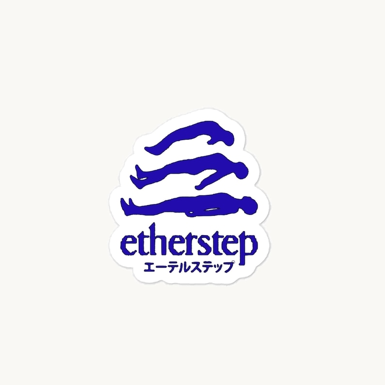Puede incluir: Una pegatina con un dise&ntilde;o azul de tres figuras en diferentes posiciones, apiladas verticalmente. Debajo de las figuras est&aacute; la palabra "etherstep" en una fuente estilizada, con caracteres japoneses debajo.
