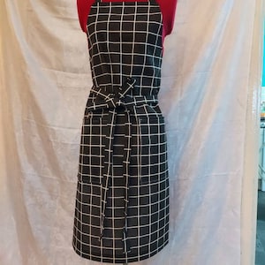 Grembiule da donna/da donna. Con o senza tasche anteriori. Nero con quadri bianchi. Disponibile anche in taglia bambino. Regalo per cucinare e preparare dolci