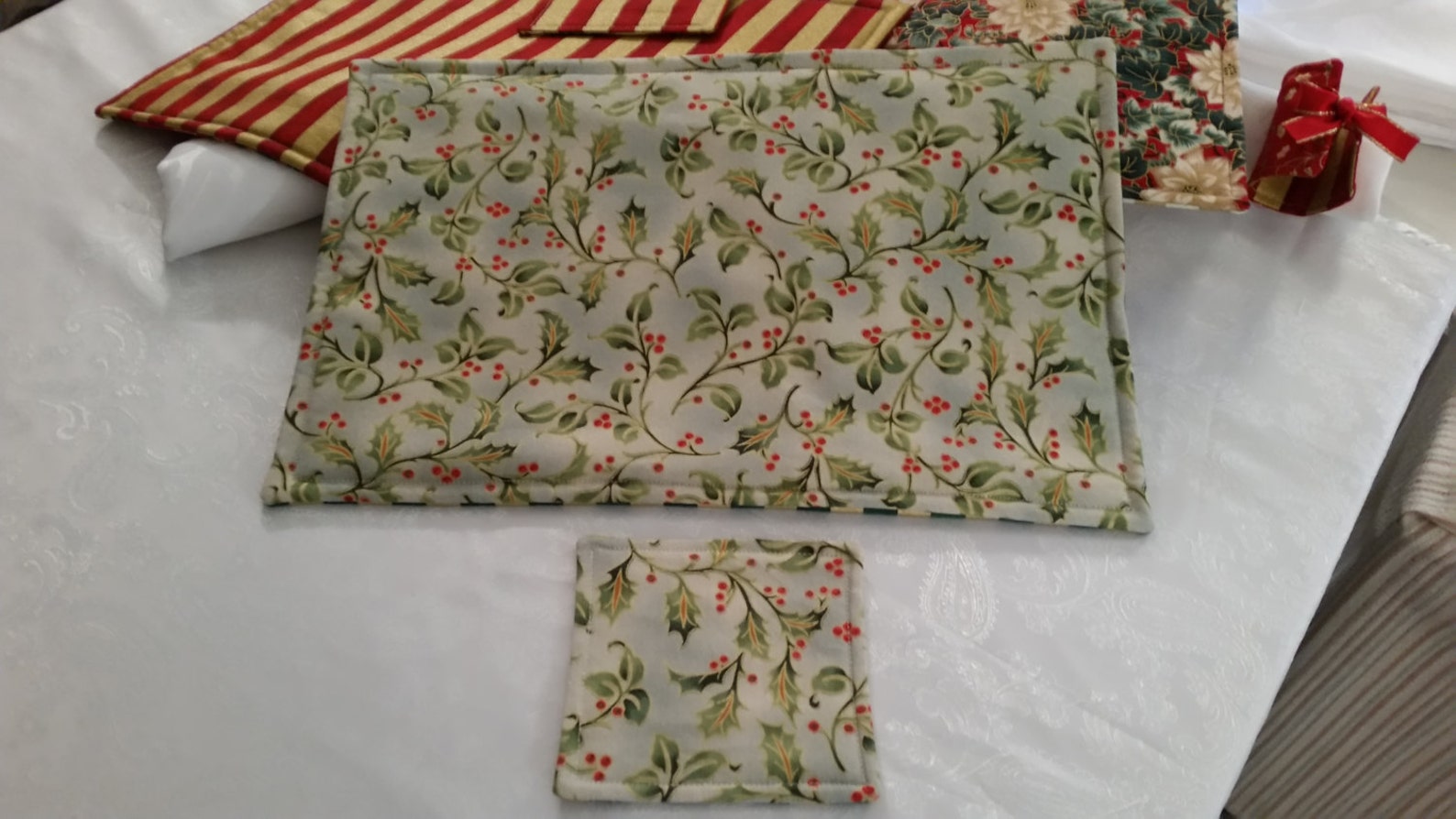 Christmas Table Placemats and Coasters. Green Red and Gold Etsy UK