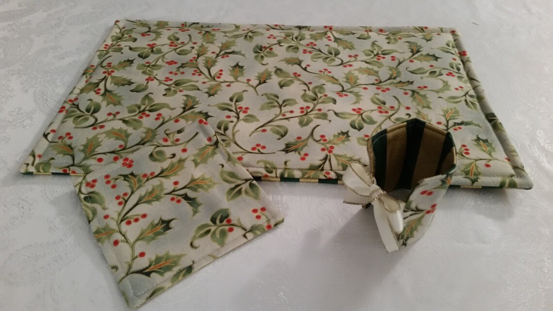 Christmas Table Placemats and Coasters. Green Red and Gold Etsy UK