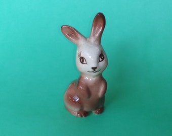 Vintage Rabbit Figurine Brown Bunny Ring Holder.   J