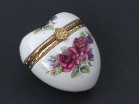 Vintage Jewelry Box Rose Heart Trinket Box. R - image 1
