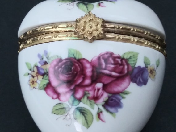 Vintage Jewelry Box Rose Heart Trinket Box. R - image 2