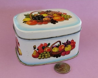 Vintage Tin Canister Made In England. B3