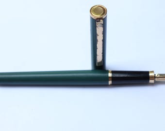 Vintage Sheaffer TRZ Fountain pen Green Lacquer body Fine Nib USA