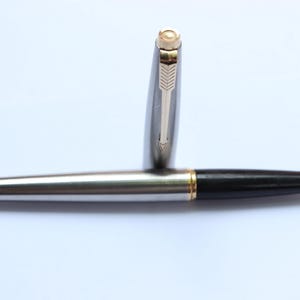 Vintage Parker 45 Fountain Pen Full metal body Golden Trim ENgland