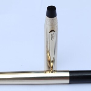 Bolígrafo roller vintage Cross Century con cuerpo bañado en oro de 10 kt, EE. UU.