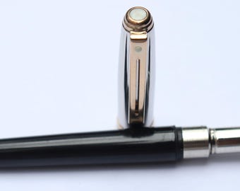 Bolígrafo Sheaffer Prelude Cuerpo lacado en negro Detalles dorados