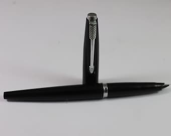 Vintage Parker 45 Arrow Fountain Pen Full Black Plastic body Medium Nib England