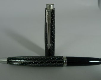 Vintage Blackbird Imperial Fountain pen Metal checks body India