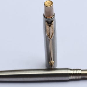 Penna A Sfera Parker Classic – Acciaio Inox Con Finiture Cromate, Inchiostro Blu - Foto 2