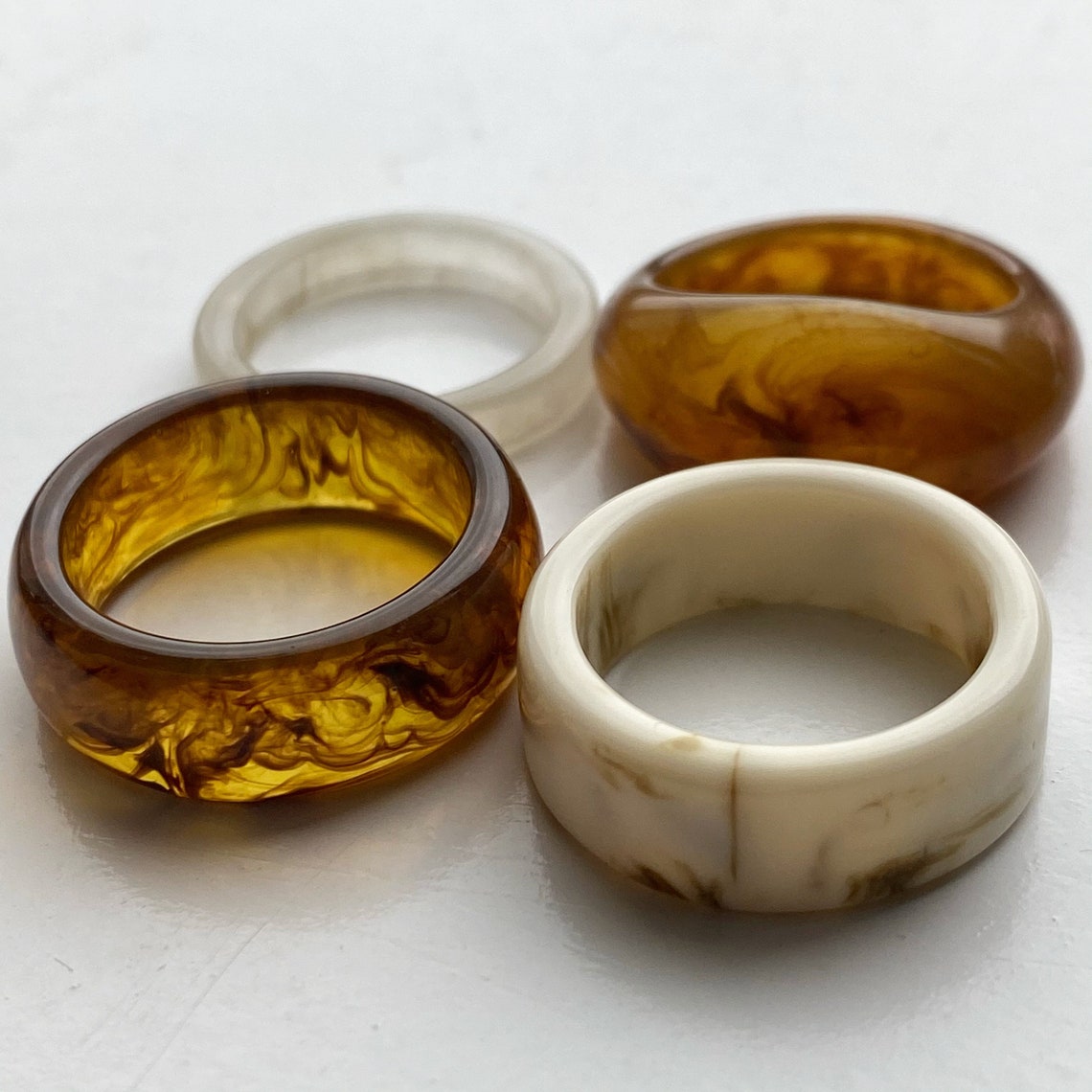 Conjunto de 4 anillos de plástico acrílico de resina de color Etsy