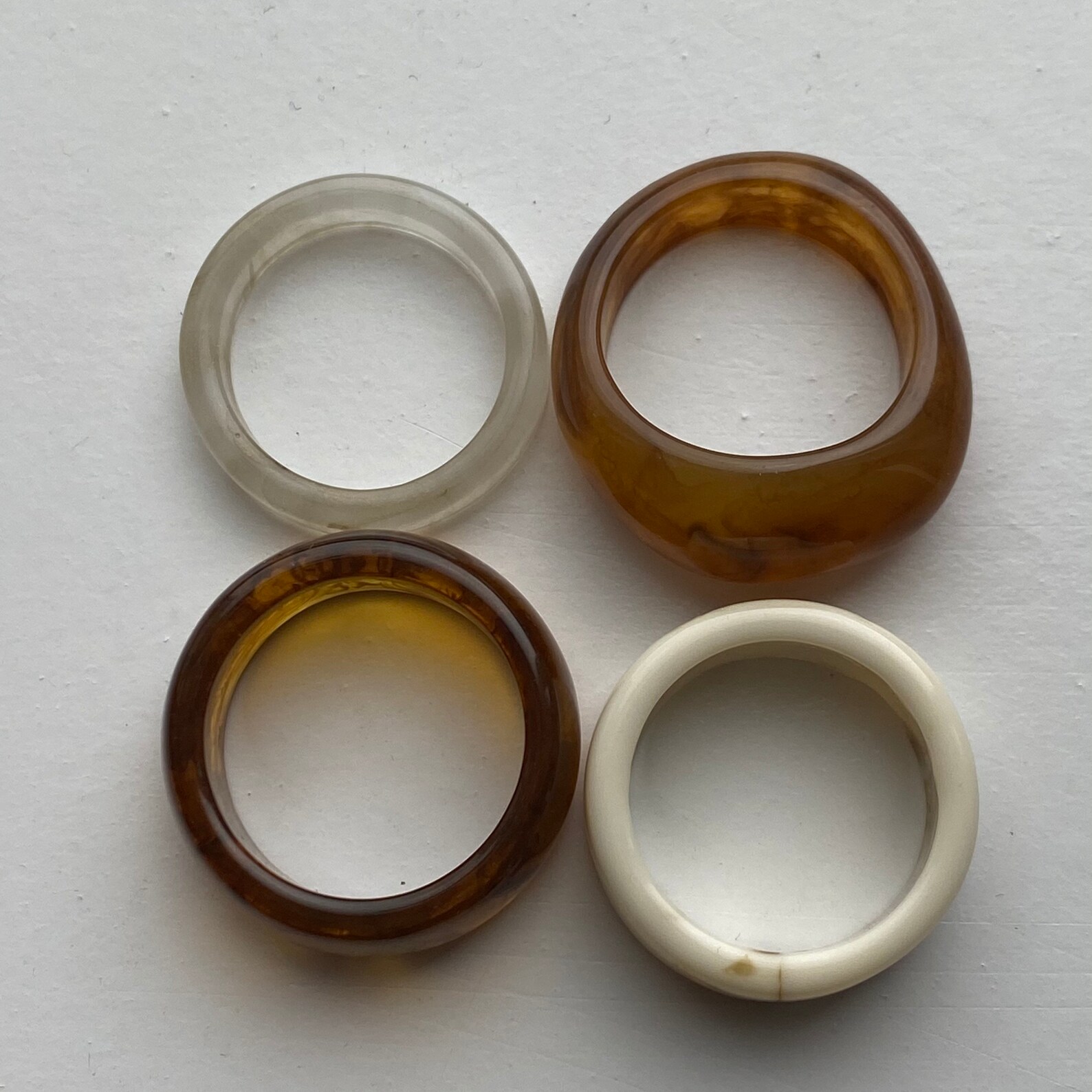 Conjunto de 4 anillos de plástico acrílico de resina de color Etsy