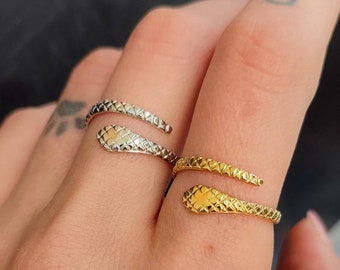 Snake ring, Dainty ring, Snake jewelry, Serpent ring, Thumb ring, Ouroboros ring, Goth gold snake ring, Silver minimalist snake ring