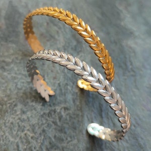 Men&#39;s gold bracelet, Bangle bracelet, Arrow bracelet, Gold cuff bracelet, Minimal bracelet,  Gift for him