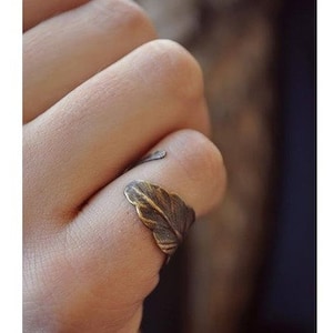Chevalier vintage wrap around ring, Brass feather ring, Black adjustable ring, Silver midi ring, Gold every day ring, Graduation gift