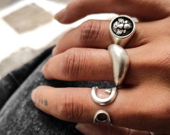 Bee Signet Ring, Pinky Ring, Vintage Ring, Witch Ring, Mens Signet