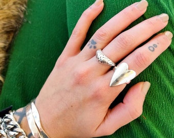 Anello a sigillo a forma di cuore, anello a cuore spesso stile Chevalier, anello a cuore in oro, anello a cuore stile Chevalier, regalo di compleanno, regalo di laurea, anello spesso